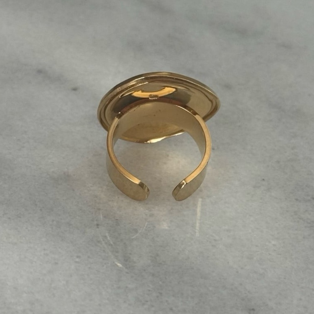 Gold Iridescent Vintage Style Ring 

Brand New

Gold Plated Stainless Steel - Picture 2 of 5